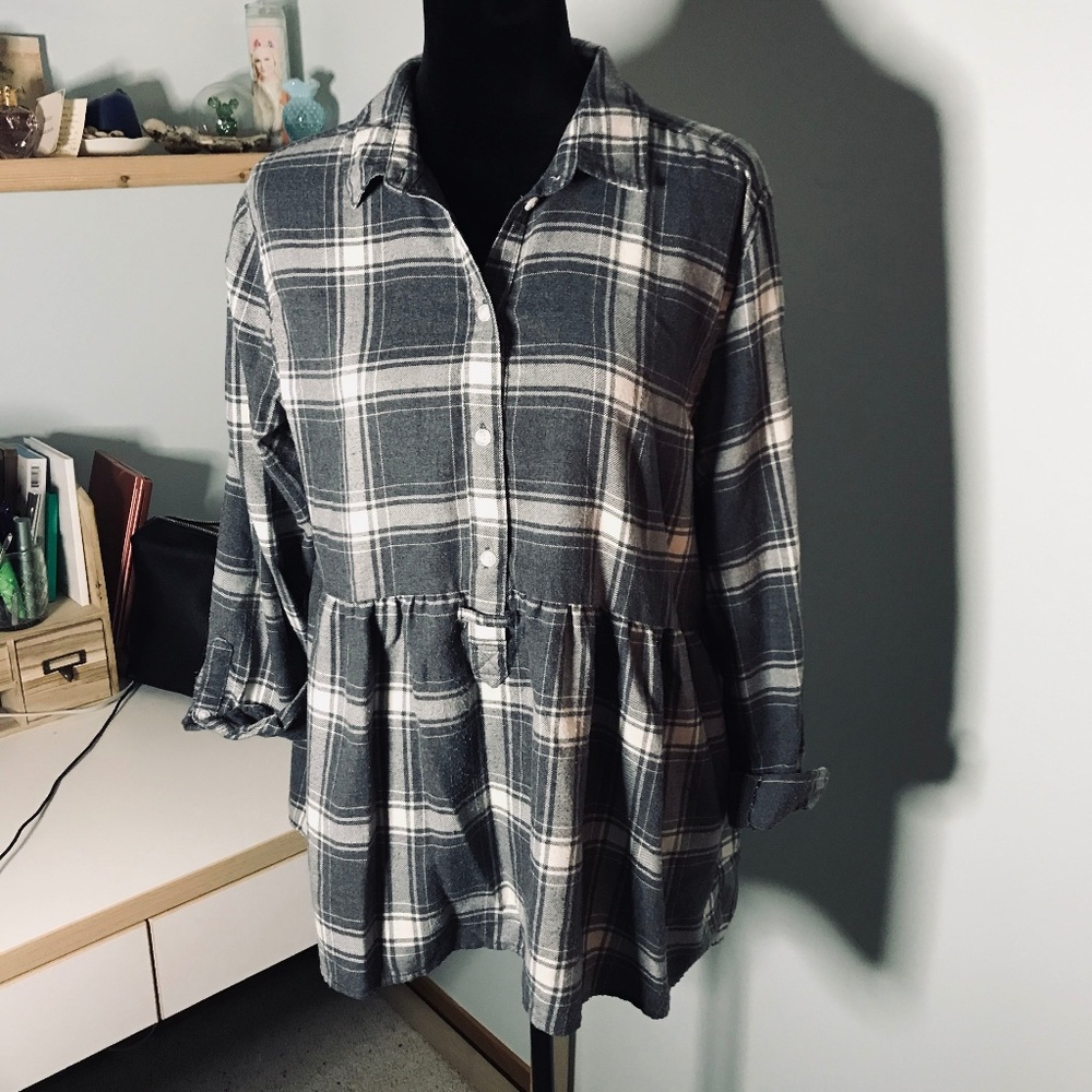 American Eagle Plaid Flannel Button Down